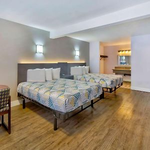 Deluxe Queen Room Two Queen Beds Non-Smoking